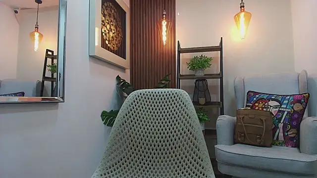 Snapshot of Coral_Lise chatting on 09/18/25, 11:56 Coral Lise online show from 09/18/25, 11:56