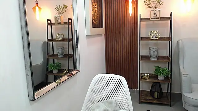 Snapshot of Coral_Lise chatting on 12/15/25, 11:03 Coral Lise online show from 12/15/25, 11:03