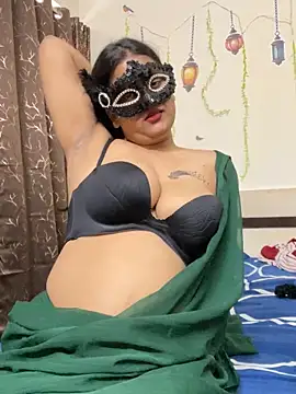 Snapshot of jhanvi_boo chatting on 10/07/25, 09:17 jhanvi boo online show from 10/07/25, 09:17