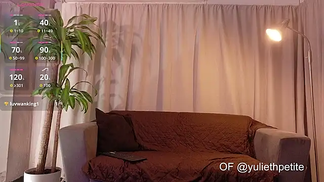 YuliethPetite online show from 11/17/25, 11:38