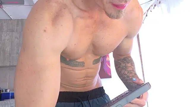 Snapshot of Ryannblue07 chatting on 11/16/25, 06:13 Ryannblue07 online show from 11/16/25, 06:13