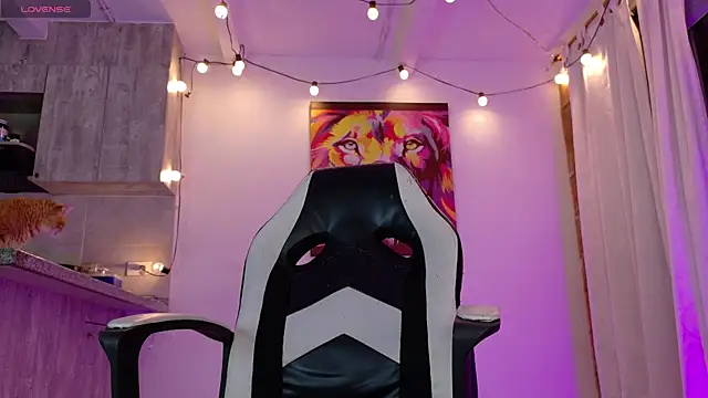 Snapshot of Ryannblue07 chatting on 11/28/25, 11:18 Ryannblue07 online show from 11/28/25, 11:18