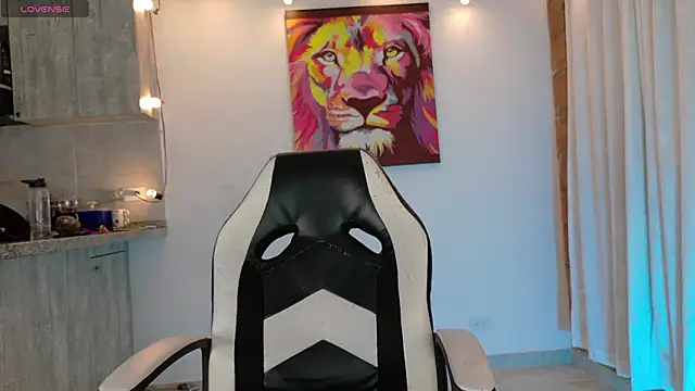 Snapshot of Ryannblue07 chatting on 12/04/25, 11:02 Ryannblue07 online show from 12/04/25, 11:02