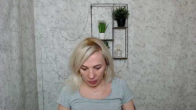  AmandaGold  online show from 03/22/25, 12:17