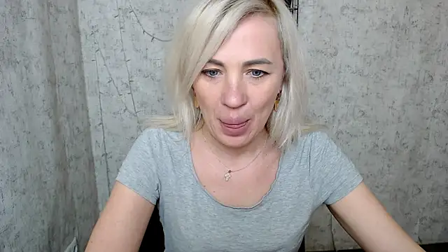  AmandaGold  online show from 03/22/25, 03:20