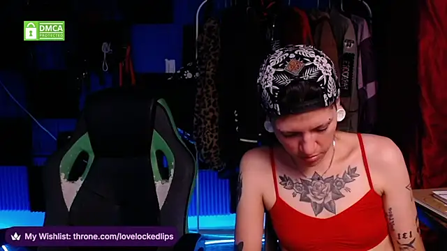 lovelockedlips online show from 06/11/26, 07:45