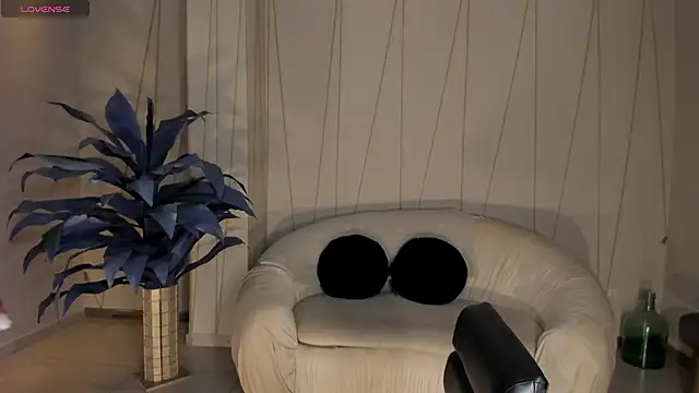 Snapshot of AmaliaCrus chatting on 10/31/25, 08:32 AmaliaCrus online show from 10/31/25, 08:32