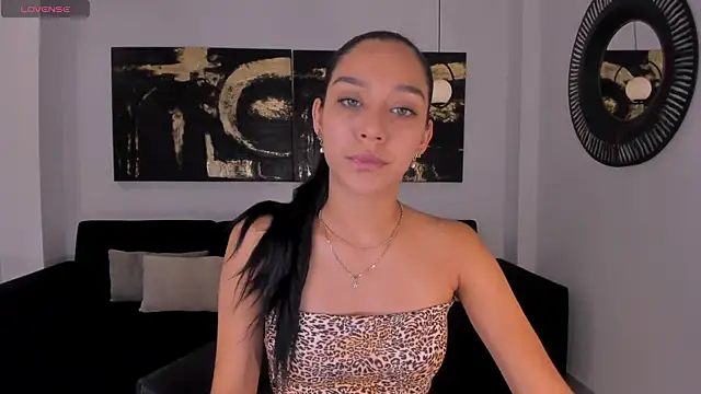 Snapshot of AmaliaCrus chatting on 11/05/25, 08:42 AmaliaCrus online show from 11/05/25, 08:42