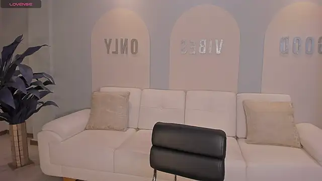 Snapshot of AmaliaCrus chatting on 11/13/25, 07:57 AmaliaCrus online show from 11/13/25, 07:57