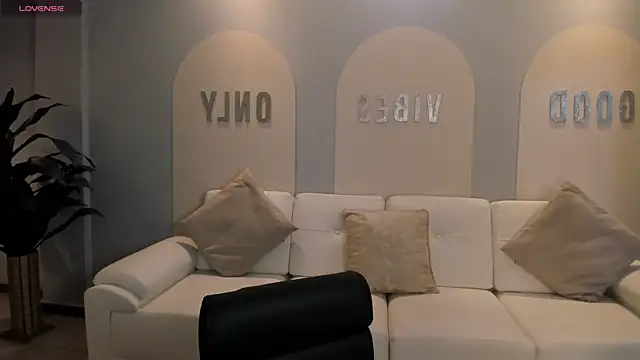 Snapshot of AmaliaCrus chatting on 11/20/25, 08:41 AmaliaCrus online show from 11/20/25, 08:41