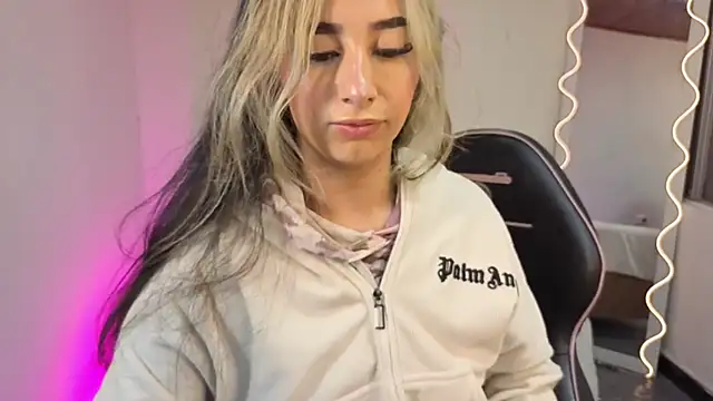 Malory tay1 online show from 11/14/25, 11:42