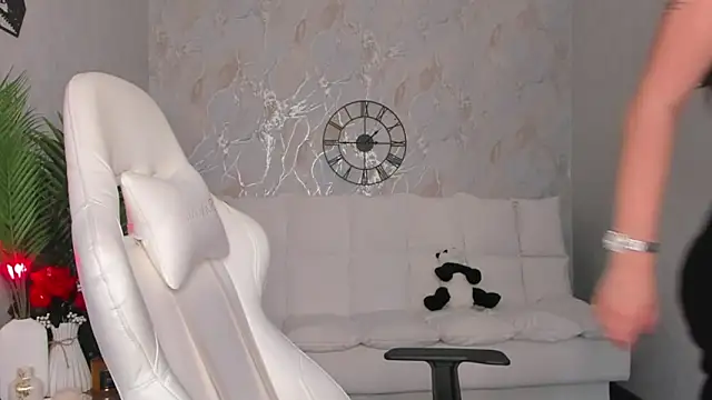 babyisperfect online show from 10/21/25, 03:29