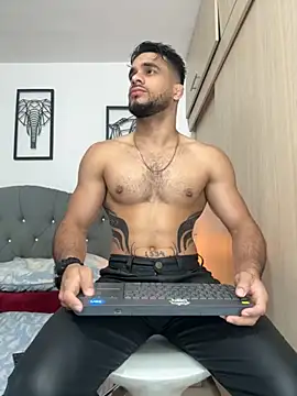 Snapshot of Maximiliano_ford chatting on 09/21/25, 10:50 Maximiliano ford online show from 09/21/25, 10:50