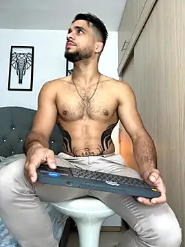 Snapshot of Maximiliano_ford chatting on 09/26/25, 10:41 Maximiliano ford online show from 09/26/25, 10:41