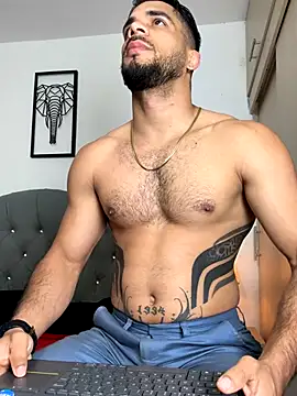 Snapshot of Maximiliano_ford chatting on 10/22/25, 10:48 Maximiliano ford online show from 10/22/25, 10:48