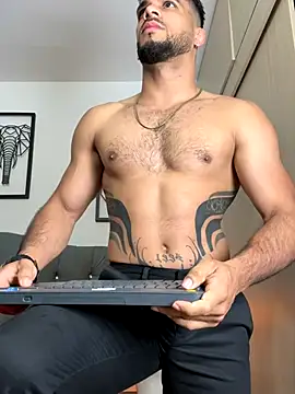 Snapshot of Maximiliano_ford chatting on 10/24/25, 10:11 Maximiliano ford online show from 10/24/25, 10:11