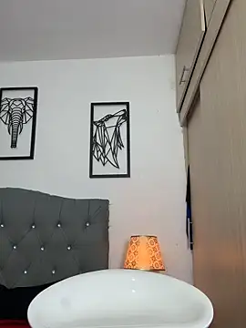 Snapshot of Maximiliano_ford chatting on 10/28/25, 10:19 Maximiliano ford online show from 10/28/25, 10:19