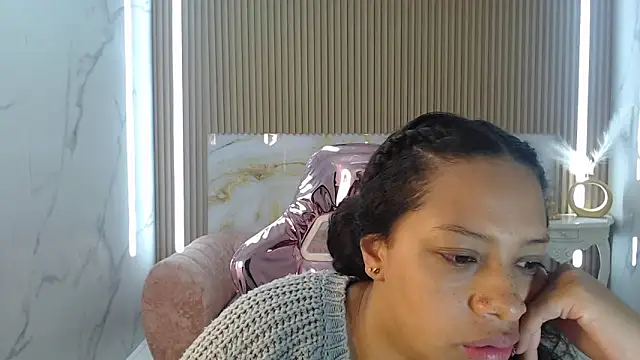 zhara rose s online show from 03/21/25, 03:01