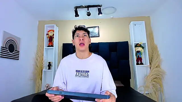 Snapshot of Jhojan_twink chatting on 09/23/25, 11:35 Jhojan twink online show from 09/23/25, 11:35