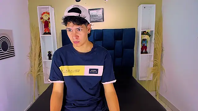 Snapshot of Jhojan_twink chatting on 09/24/25, 11:35 Jhojan twink online show from 09/24/25, 11:35