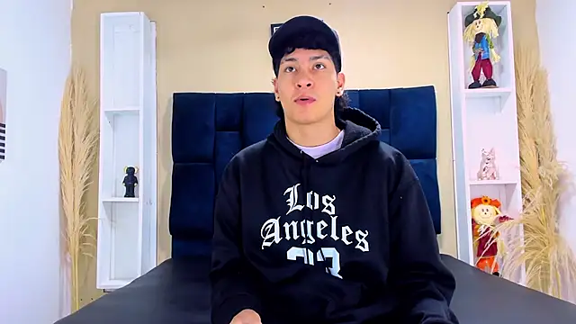 Snapshot of Jhojan_twink chatting on 10/02/25, 12:01 Jhojan twink online show from 10/02/25, 12:01