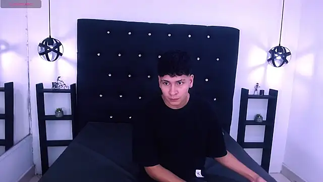 Snapshot of Jhojan_twink chatting on 10/04/25, 06:39 Jhojan twink online show from 10/04/25, 06:39