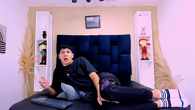 Snapshot of Jhojan_twink chatting on 10/09/25, 12:25 Jhojan twink online show from 10/09/25, 12:25