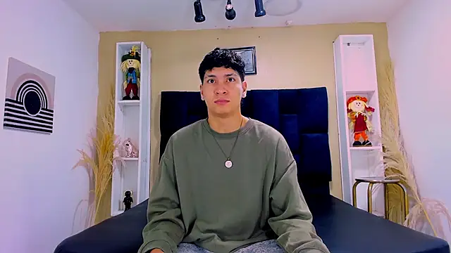 Snapshot of Jhojan_twink chatting on 10/14/25, 12:17 Jhojan twink online show from 10/14/25, 12:17