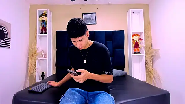 Snapshot of Jhojan_twink chatting on 10/17/25, 12:52 Jhojan twink online show from 10/17/25, 12:52