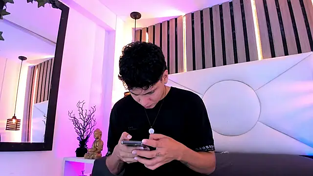 Snapshot of Jhojan_twink chatting on 11/04/25, 07:13 Jhojan twink online show from 11/04/25, 07:13