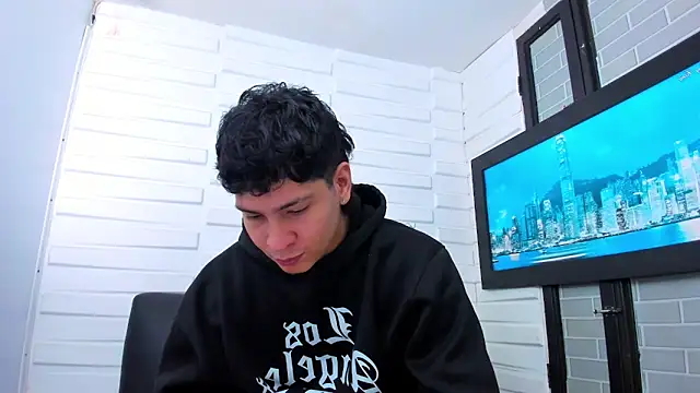 Snapshot of Jhojan_twink chatting on 11/06/25, 01:12 Jhojan twink online show from 11/06/25, 01:12