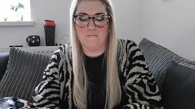 Sizzling Indie36 online show from 11/18/25, 02:54