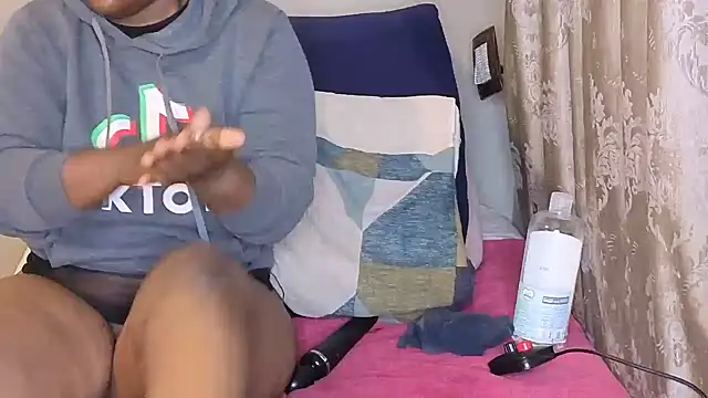 spicybootie online show from 07/07/26, 06:16