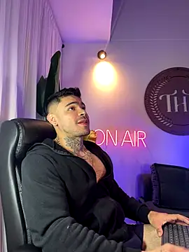 thiagoferrari2 online show from 10/03/25, 02:19