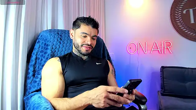 thiagoferrari2 online show from 11/15/25, 02:53