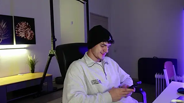 Brad Holloway online show from 11/08/25, 08:18