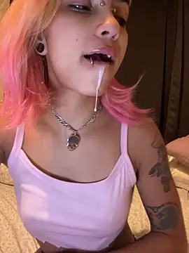 Harley cams online show from 09/16/25, 02:23