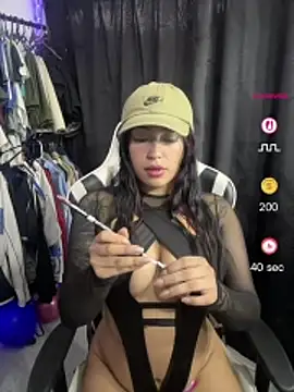 KatianPierce online show from 07/12/26, 10:56