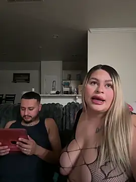 Snapshot of SEXXIBLONDIEE chatting on 11/22/25, 06:01 SEXXIBLONDIEE online show from 11/22/25, 06:01