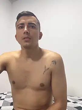 pareja curiosa19 online show from 11/11/25, 12:54