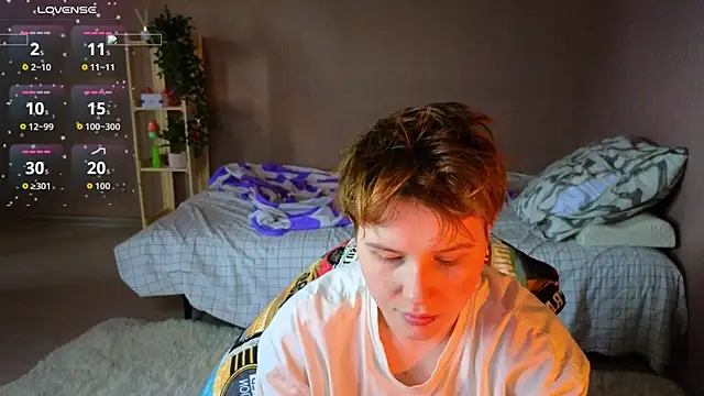 Snapshot of Tara_Lawson chatting on 05/10/26, 02:39 Tara Lawson online show from 05/10/26, 02:39