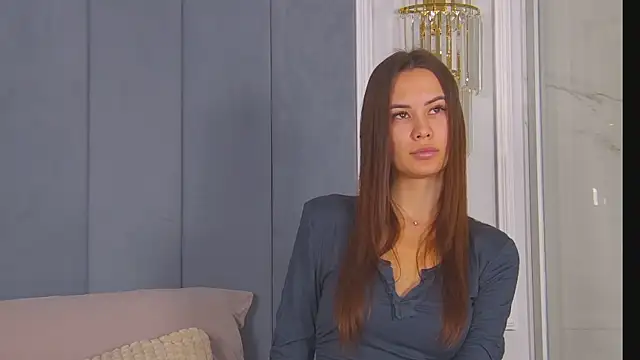 Snapshot of YourCass chatting on 10/13/25, 04:23 YourCass online show from 10/13/25, 04:23