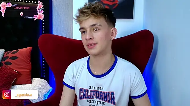 LiamWildx20 online show from 10/12/25, 04:33