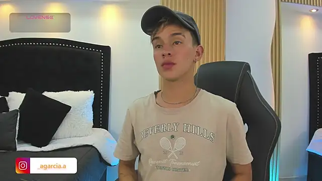 LiamWildx20 online show from 05/15/26, 10:28