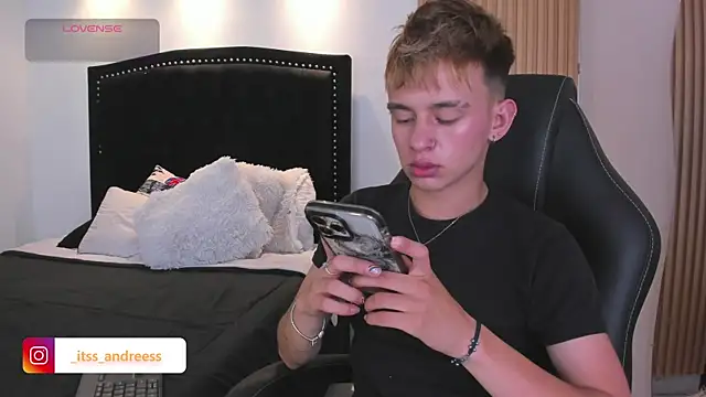 LiamWildx20 online show from 07/12/26, 04:36