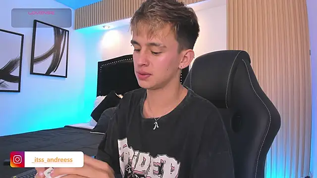 LiamWildx20 online show from 07/23/26, 04:43