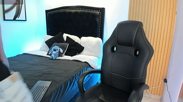 LiamWildx20 online show from 07/24/26, 04:43