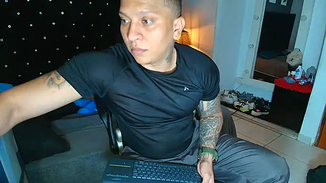 ethan dalton  online show from 09/26/25, 03:21