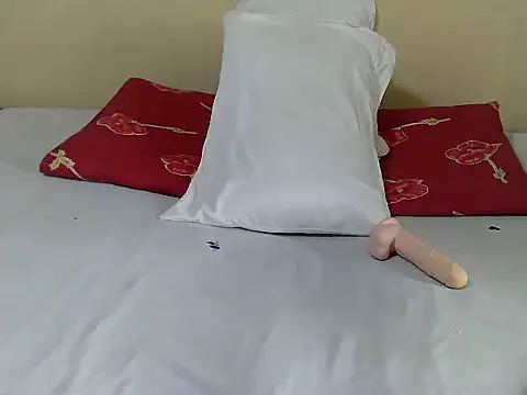 Creamy-Aisha online show from 09/10/25, 03:45