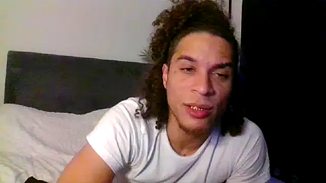 Snapshot of shurthingx chatting on 05/18/26, 04:07 shurthingx online show from 05/18/26, 04:07